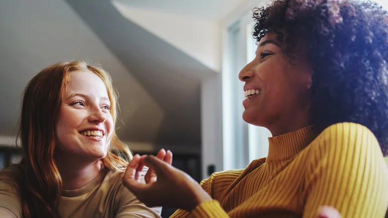 Friends with boundaries chatting about their relationship.